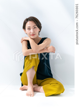 Beauty summer UV middle woman 76260801