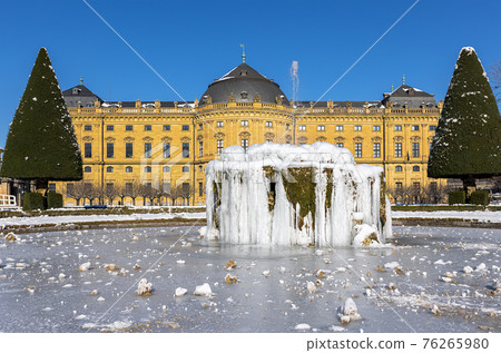 Wuerzburg, residence in winter, garden front, frozen fountain Wuerzburg, residence in winter, garden front, frozen fountain 76265980