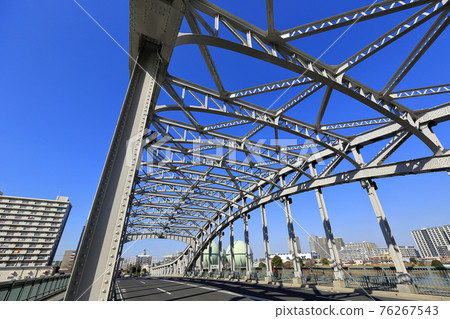 Shirahige Bridge over the Sumida River in Tokyo 76267543