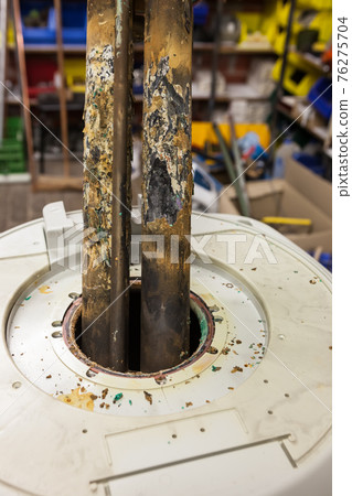 resistance of the boiler is under the lime 76275704