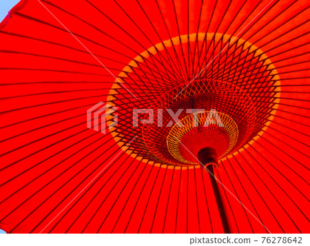 Crimson field umbrella 76278642