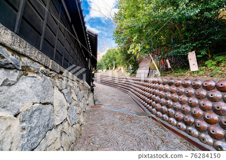 Tokoname Pottery Promenade Dendenzaka 76284150