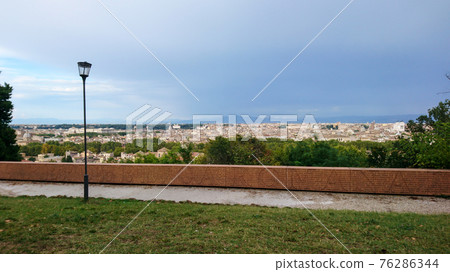 View on Rome from Belvedere del Gianicolo spot View on Rome from Belvedere del Gianicolo spot 76286344