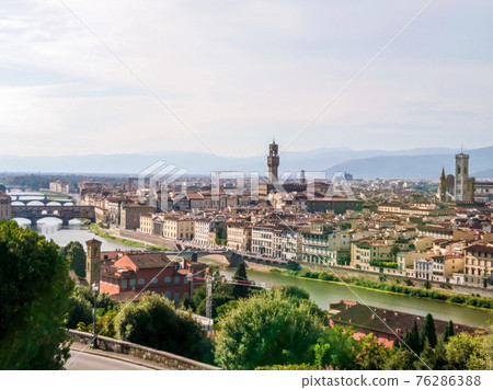 Summer cityscape of Florence center on Arno river 76286388