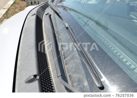 Yellow sand (automobile windshield) 01 Yellow sand (automobile windshield) 01 76287836