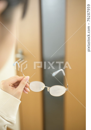 Cloudy glasses Cloudy glasses 76287959