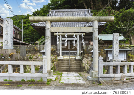 [Chiba / Kanaya] Kanaya Shrine is located in Kanaya, Futtsu City, at the foot of Mt. Nokogiri and enshrines Kanayamahiko God. 76288024