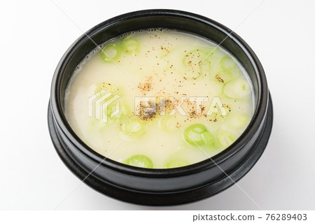 Beef bone soup Beef bone soup 76289403