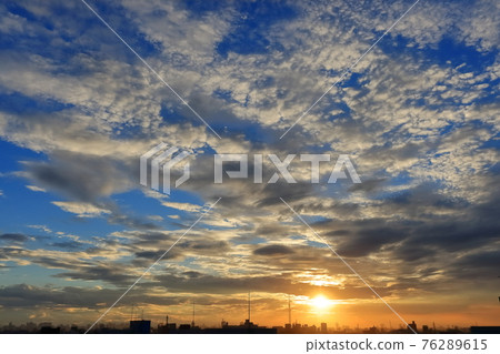 Sunset sky 76289615