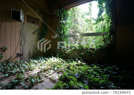 Ruins Toki City, Gifu Prefecture Tono Chosun Elementary and Intermediate School Closed 76289645