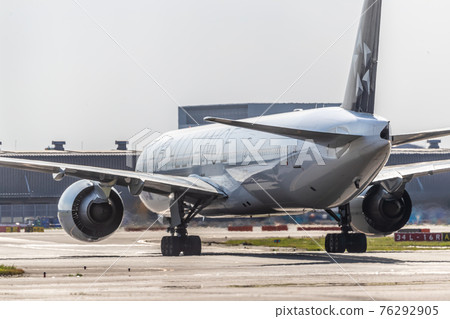 Haneda Airport ・ Passenger planes for taxing Haneda Airport ・ Passenger planes for taxing 76292905