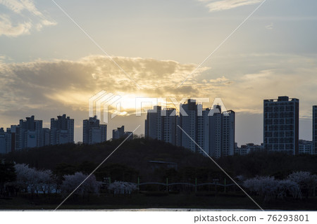 sunset sunset 76293801