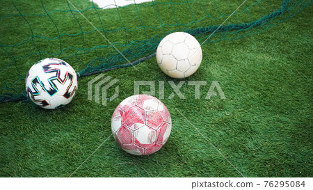 Ball rolling on a soccer court (artificial turf futsal ground) <04> Ball rolling on a soccer court (artificial turf futsal ground) <04> 76295084