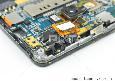 Disassembled smartphone. Diagnostics and Repair. 76298983