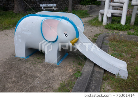 Elephant-themed slide Elephant-themed slide 76301414