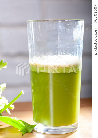 Healthy drink, vegetable juice, studio shot Healthy drink, vegetable juice, studio shot 76302007