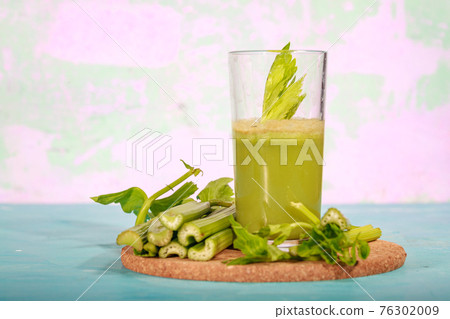 Healthy drink, vegetable juice, studio shot 76302009