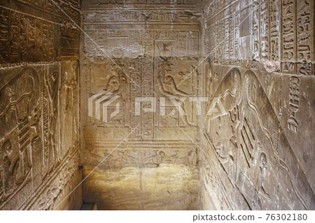 Mysterious murals on the walls of the Temple of Dendera Hathor , near the city of Ken. Electric lamps in the image Mysterious murals on the walls of the Temple of Dendera Hathor , near the city of Ken. Electric lamps in the image 76302180