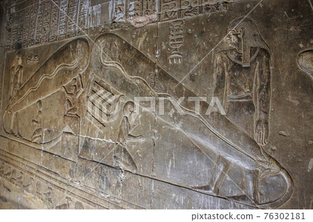 Mysterious murals on the walls of the Temple of Dendera Hathor , near the city of Ken. Electric lamps in the image Mysterious murals on the walls of the Temple of Dendera Hathor , near the city of Ken. Electric lamps in the image 76302181