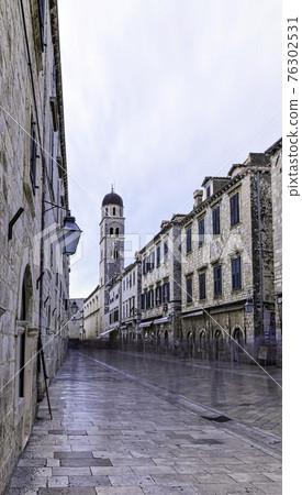 Old town on October 26, 2016 in Dubrovnik, Croatia Old town on October 26, 2016 in Dubrovnik, Croatia 76302531