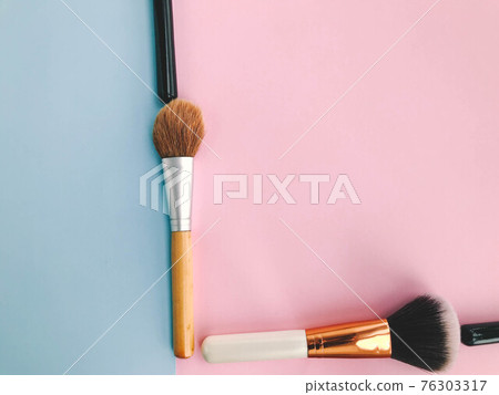 Three brushes to apply blush to the face. Women's beauty and fashion, make-up, make-up, face Three brushes to apply blush to the face. Women's beauty and fashion, make-up, make-up, face 76303317