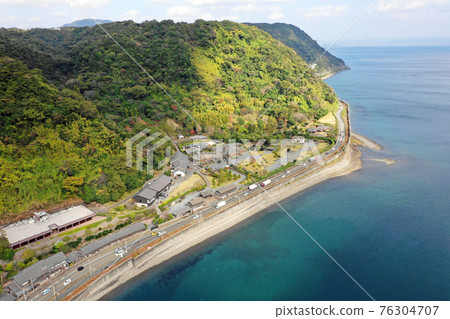 從錦江灣上空俯瞰仙岩園和日峰線 從錦江灣上空俯瞰仙岩園和日峰線 76304707