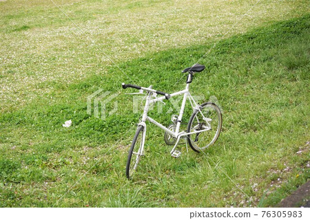 Let's go cycling 76305983