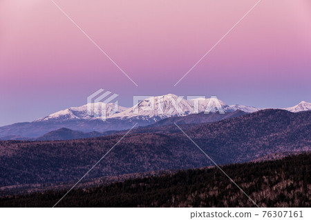 夕陽下的大雪山 夕陽下的大雪山 76307161