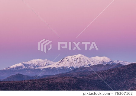 夕陽下的大雪山 夕陽下的大雪山 76307162