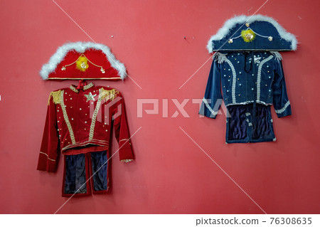 Objects commemorating the Adoration of the Magi Objects commemorating the Adoration of the Magi 76308635