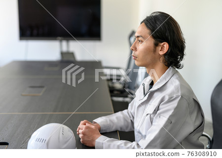 Working business person Working business person 76308910