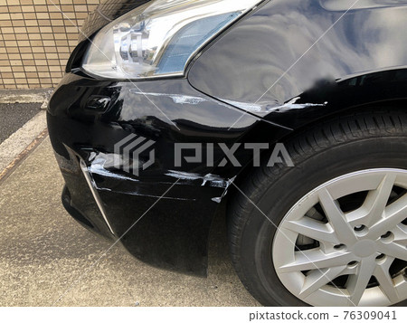 Rubbed car scratches self-damage 76309041
