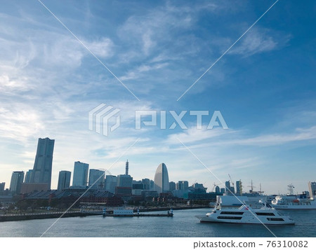 Yokohama concept buildings and seascape 76310082