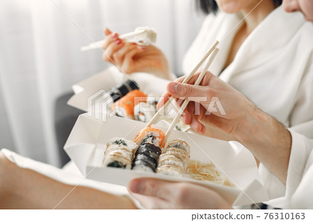 Couple have a breakfast at home at the morning 76310163