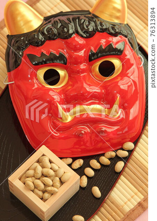 Demon mask and Setsubun beans Demon mask and Setsubun beans 76313894