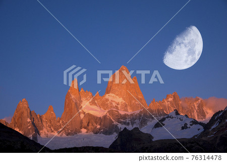 Moon over Mount Fitz Roy in Patagonia Moon over Mount Fitz Roy in Patagonia 76314478