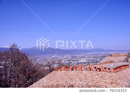 Mori-Shogun Tsukako Tomb 76316353