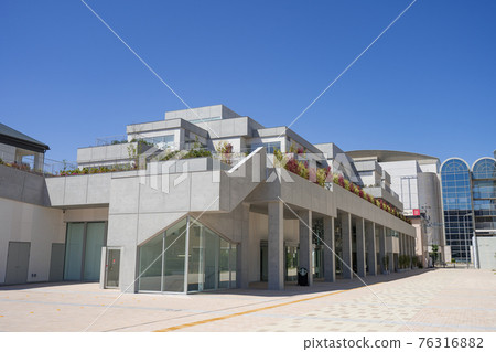 Komaki City Central Library Komaki City Central Library 76316882