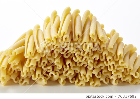 Pasta Casa Lecce Casa Lecce (pasta with an S-shaped cut and two pastas intertwined) Pasta Casa Lecce Casa Lecce (pasta with an S-shaped cut and two pastas intertwined) 76317692