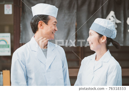 Downtown dining room 76318333