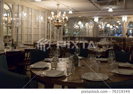 Stylish restaurant hall 76319349