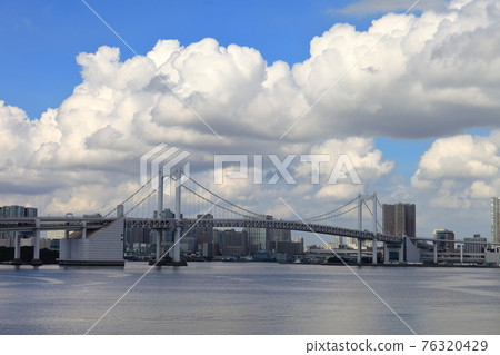 豐洲碼頭的風景(俯瞰彩虹橋) 豐洲碼頭的風景(俯瞰彩虹橋) 76320429
