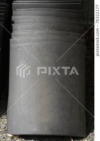 A tile to write wishes on 76322177