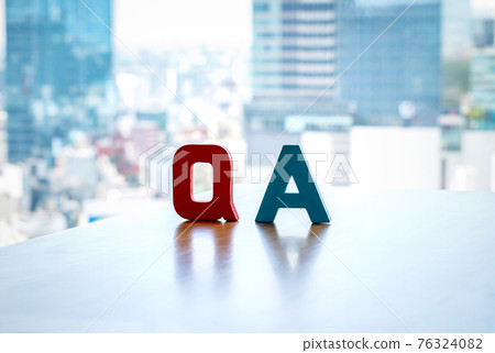 Q & A placed on the table in the office building Q & A placed on the table in the office building 76324082