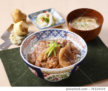 Bowl of rice with ginger Bowl of rice with ginger 76324354