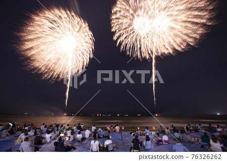 [Hikone City, Shiga Prefecture] Kitabiwako Fireworks Festival. Hikone fireworks display. 76326262