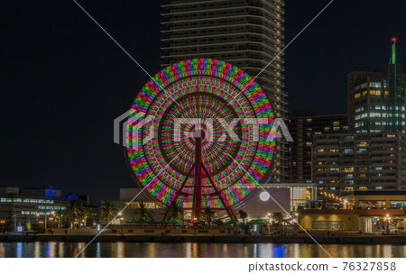 Ferris wheel at Kobe Harborland, Japan. 76327858