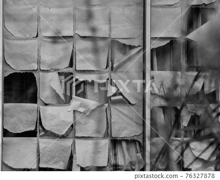 Abandoned house, Kanazawa, Japan. 76327878