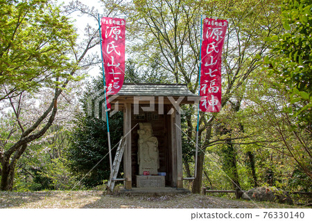 伊豆長岡源氏山七福神|櫻花和十郎神的石像。謝天謝地,您可以在這裡參觀七福神。 伊豆長岡源氏山七福神|櫻花和十郎神的石像。謝天謝地,您可以在這裡參觀七福神。 76330140