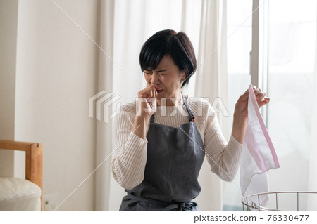 乾洗衣物/惡臭圖像 76330477